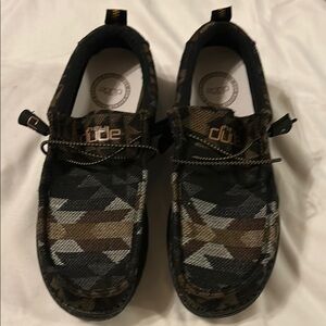 Hey Dude kids Wally Caravan Aztec design  Slip-On Shoes